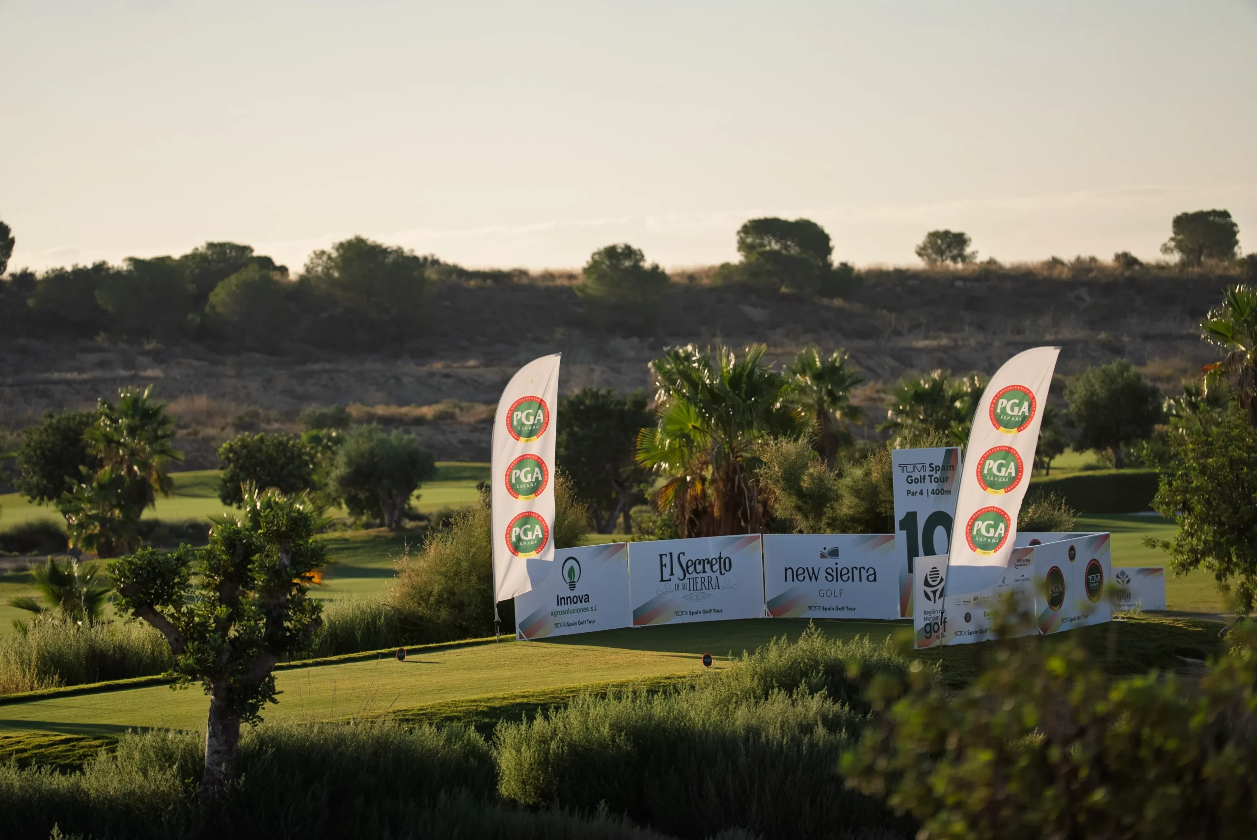 Descubre cómo revitalizamos la marca de la PGA de España. Un proyecto integral de branding e identidad visual para modernizar la institución líder del golf. 6