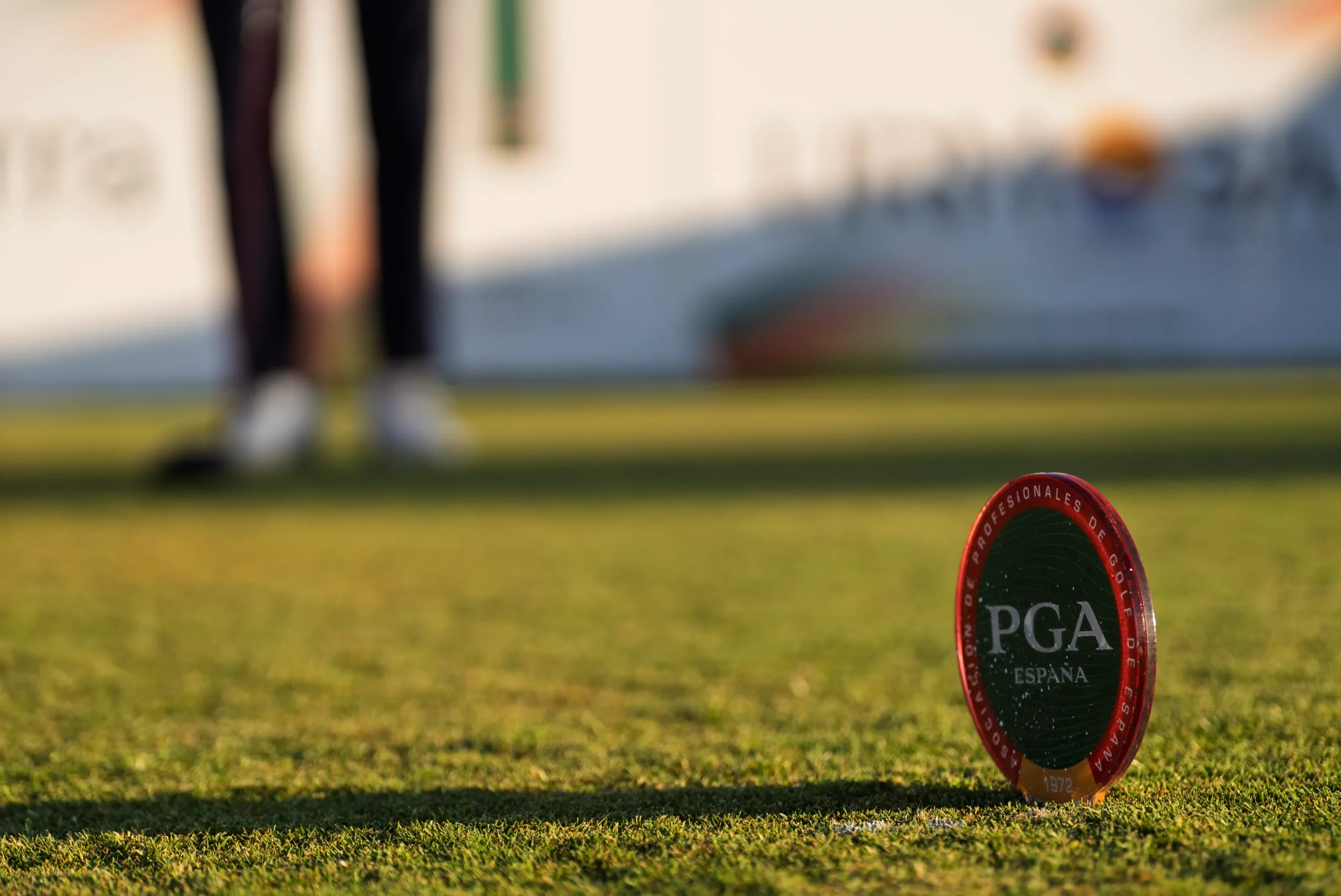 Descubre cómo revitalizamos la marca de la PGA de España. Un proyecto integral de branding e identidad visual para modernizar la institución líder del golf. 6