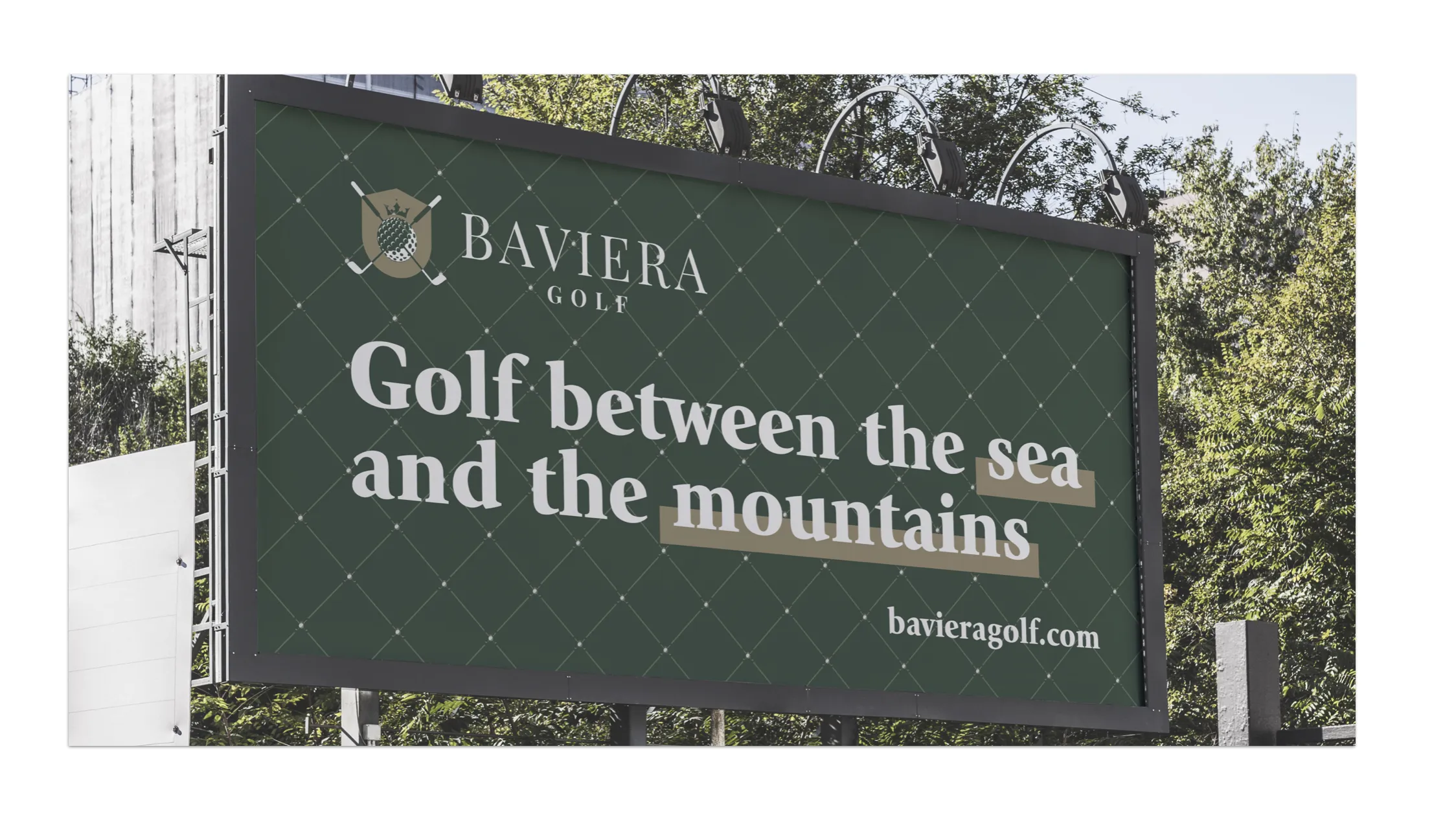 Proyecto de branding para Baviera Golf. Conoce cómo su nueva identidad visual, logotipo y estrategia de marca refuerzan su posicionamiento como un campo de golf exclusivo. Baviera Golf 2